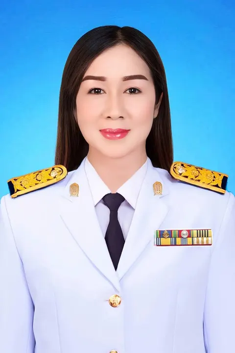 นางสาวิตรี บุญสิน